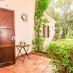 Monte Malbe Charming With Garden And Parking *