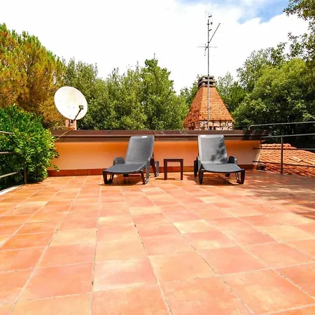 Monte Malbe Charming With Garden And Parking