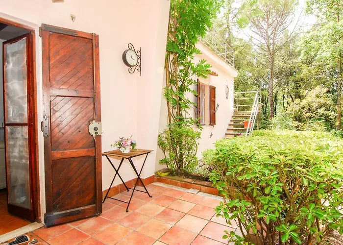 Monte Malbe Charming With Garden And Parking *