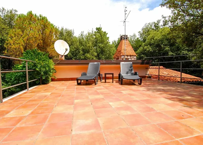 Monte Malbe Charming With Garden And Parking